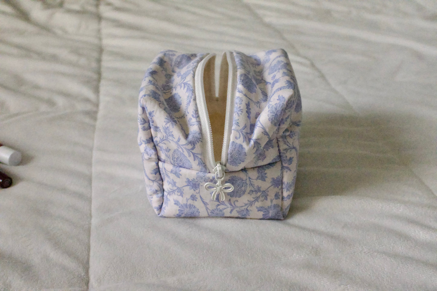 forget-me-not cube pouch