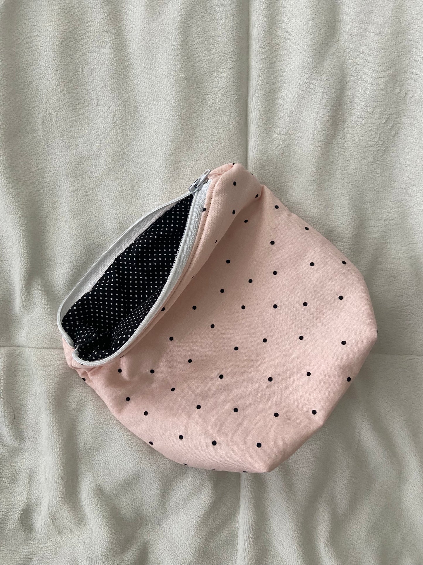 Polka dot pouch & Scrunchie