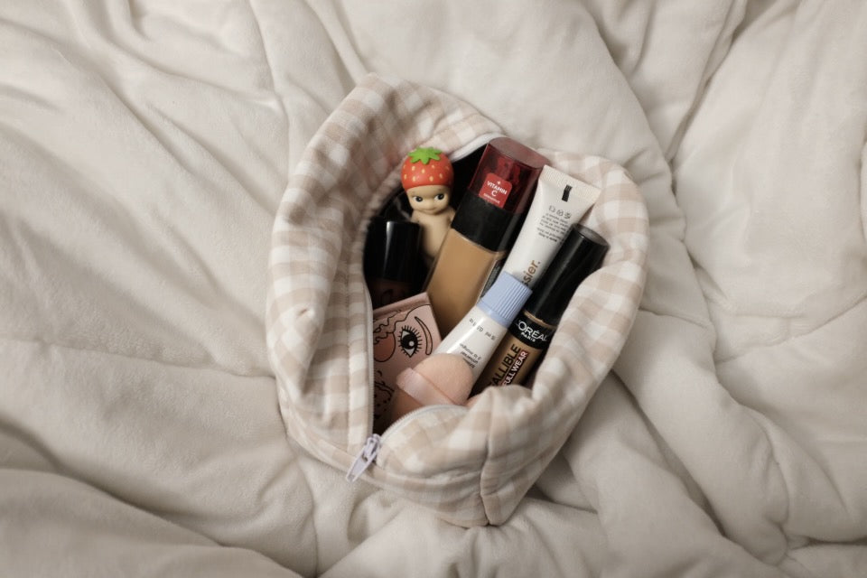 beige picnic cube pouch