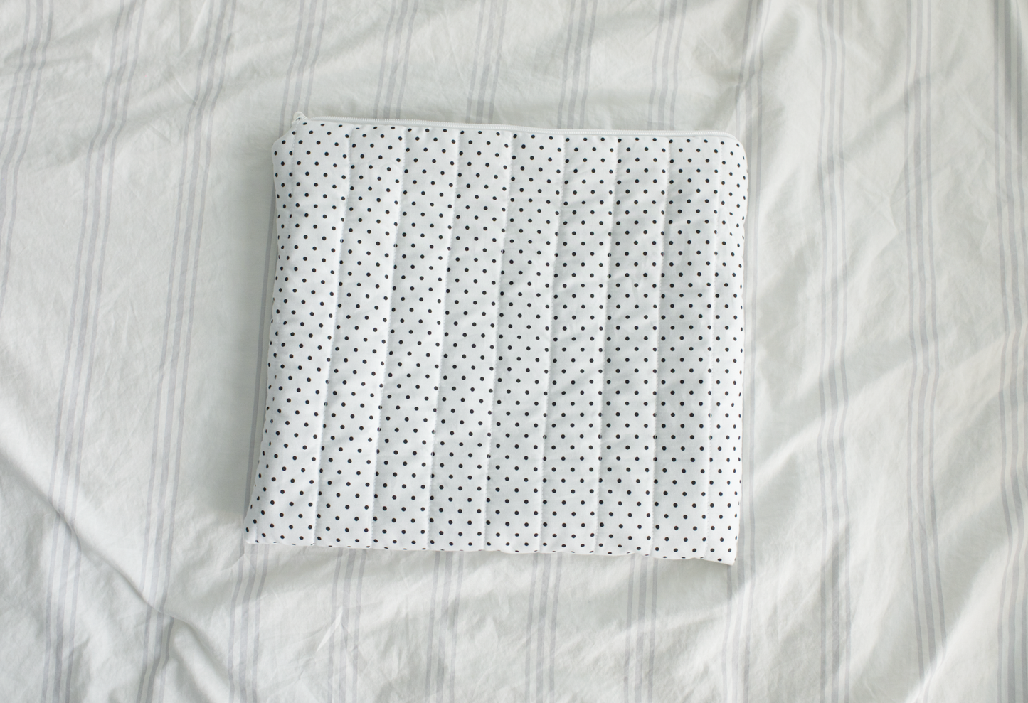 polka dottie laptop/ipad sleeve